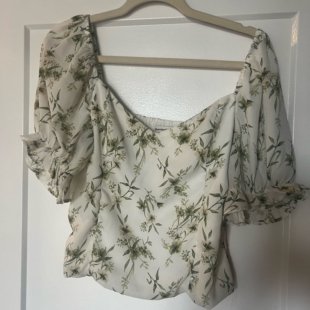 Abercrombie & Fitch Size M Green and White Top